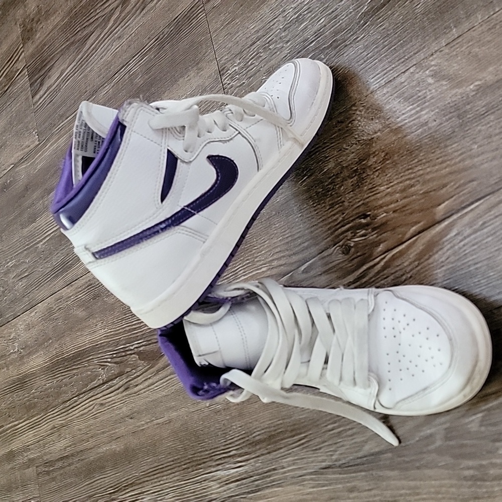 Jordan 1's, size 3, white w/purple